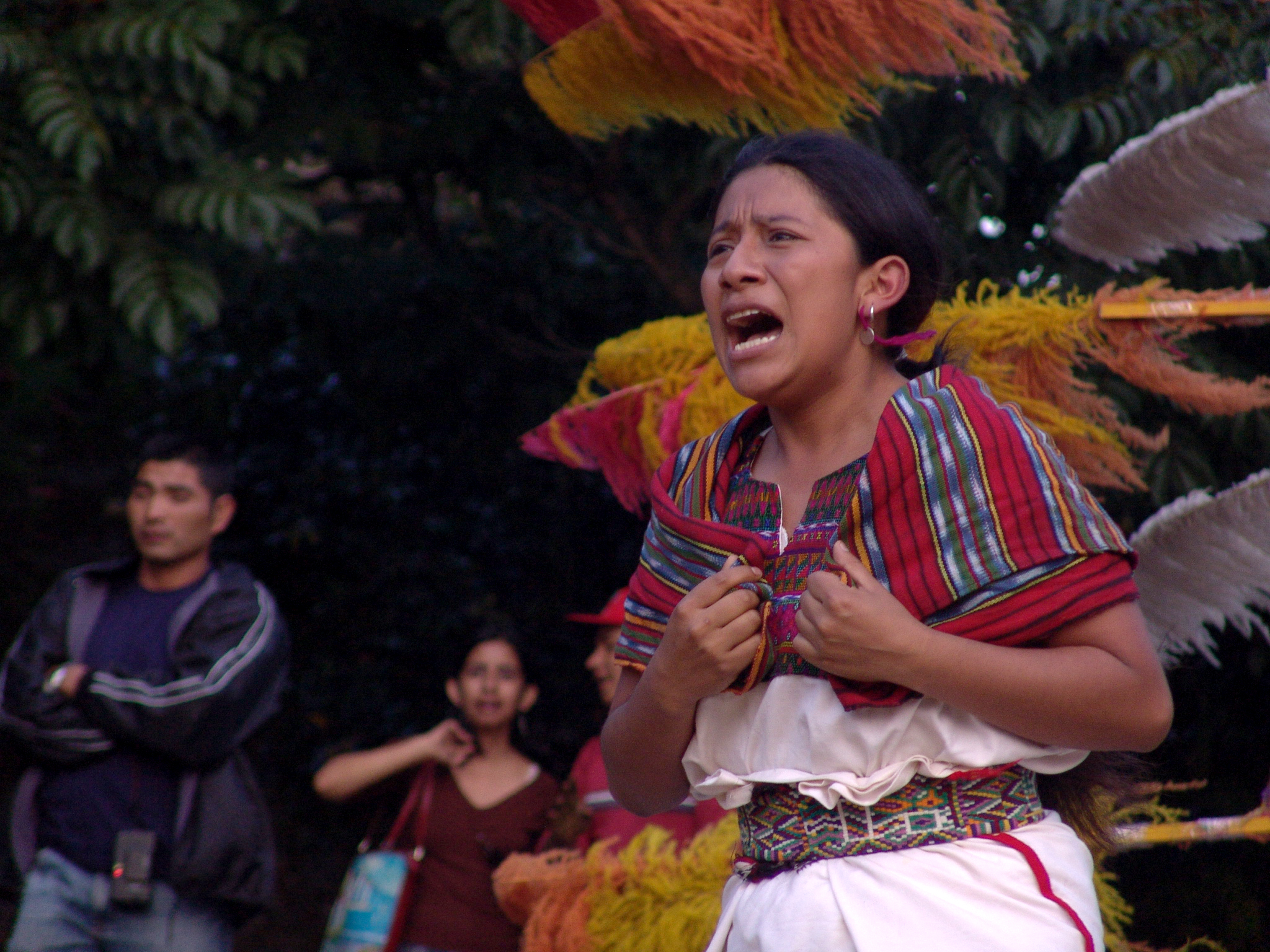 Rosa during a performance of "Contrahuella." Credit by: Manuel Morillo.